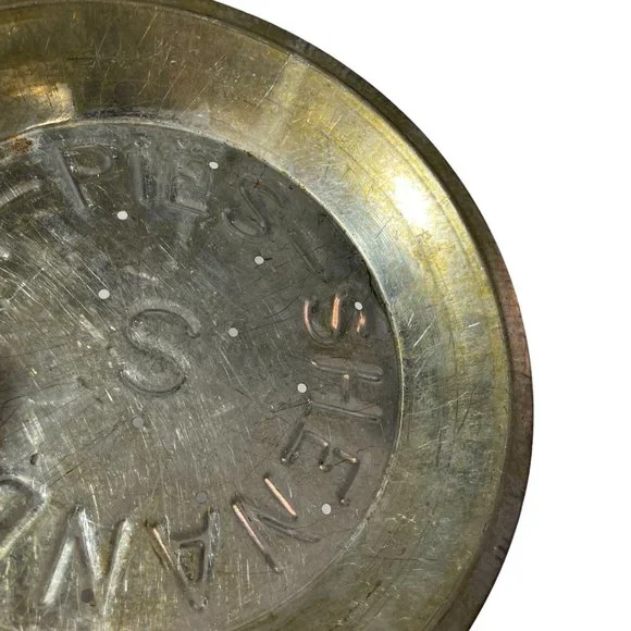 VINTAGE "Shenendoah Pies" Set of 2 - 9" Pie Tins - Picture 8 of 9